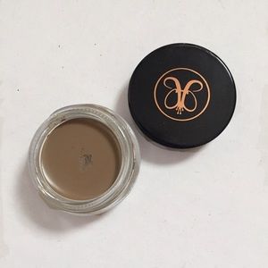 Anastasia dipbrow